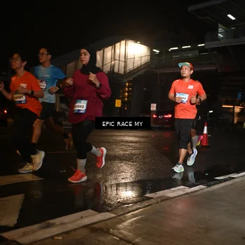 Runner Photo 7716340