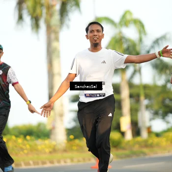 Runner Photo 7716346