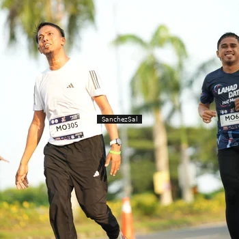 Runner Photo 7716352