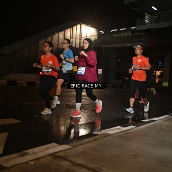 Runner Photo 7716354