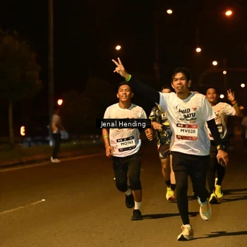 Runner Photo 7716359