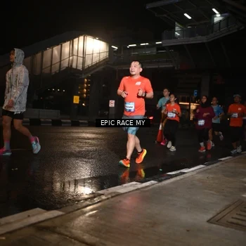 Runner Photo 7716360