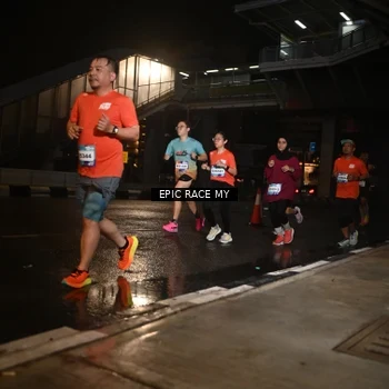 Runner Photo 7716378