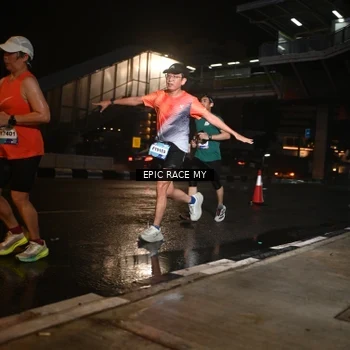 Runner Photo 7716381