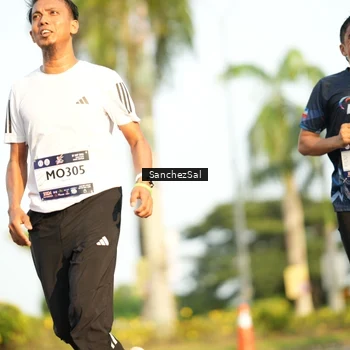 Runner Photo 7716382