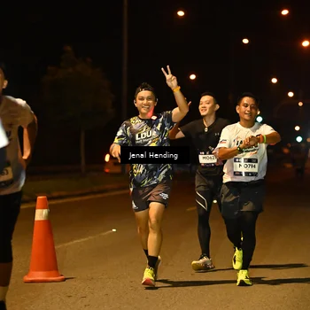Runner Photo 7716385