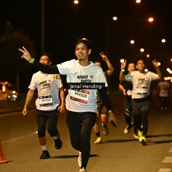 Runner Photo 7716387