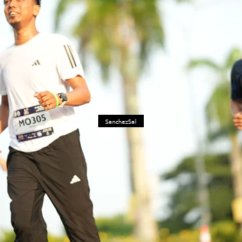 Runner Photo 7716388