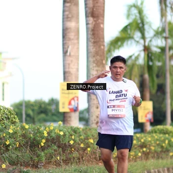 Runner Photo 7716403