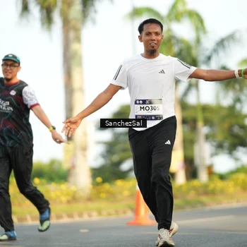Runner Photo 7716404