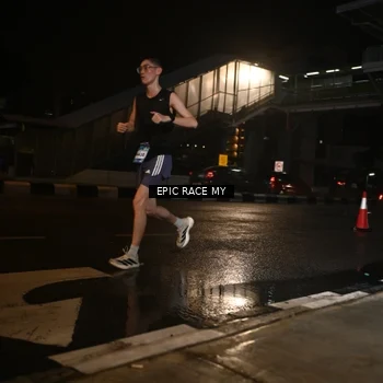 Runner Photo 7716428