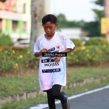 Runner Photo 7716435