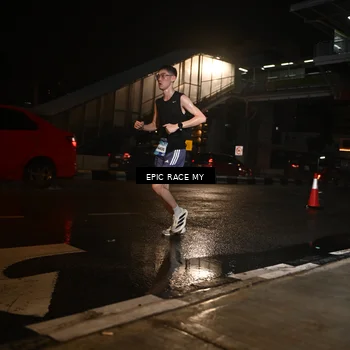 Runner Photo 7716440