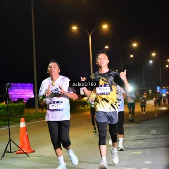 Runner Photo 7716453