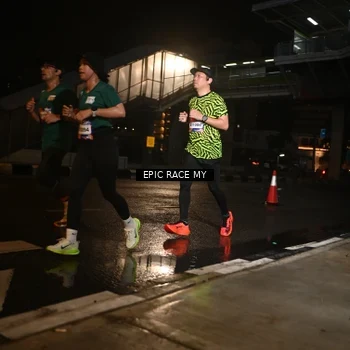 Runner Photo 7716462
