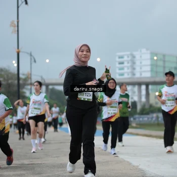 Runner Photo 7716465