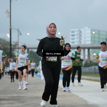 Runner Photo 7716466