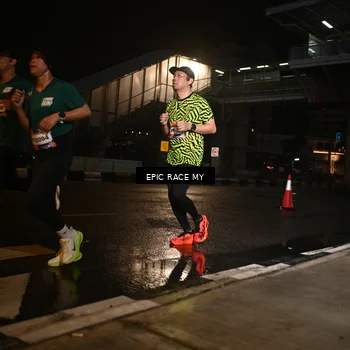 Runner Photo 7716477