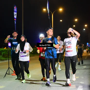 Runner Photo 7716494