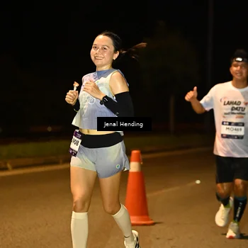 Runner Photo 7716518