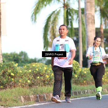 Runner Photo 7716544