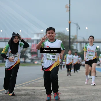 Runner Photo 7716590