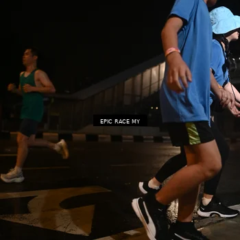 Runner Photo 7716596