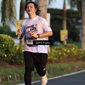 Runner Photo 7716611