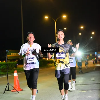 Runner Photo 7716621