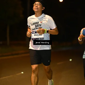 Runner Photo 7716624