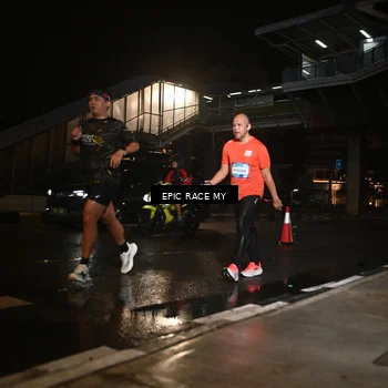 Runner Photo 7716631