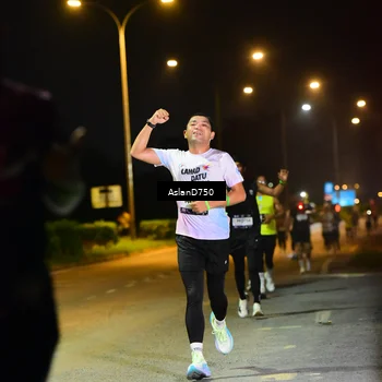 Runner Photo 7716677