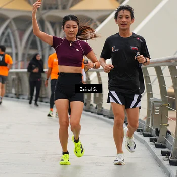 Runner Photo 7716710