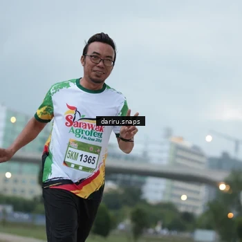 Runner Photo 7716725