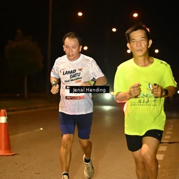 Runner Photo 7716735