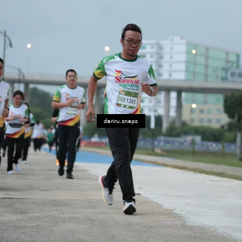Runner Photo 7716737