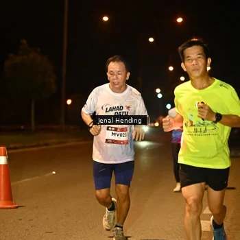 Runner Photo 7716740