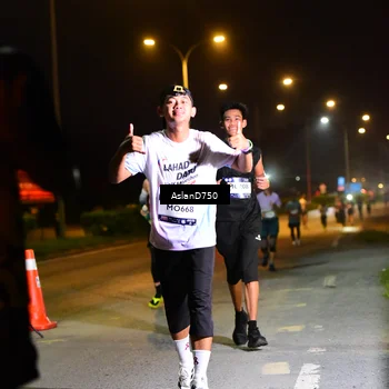 Runner Photo 7716743