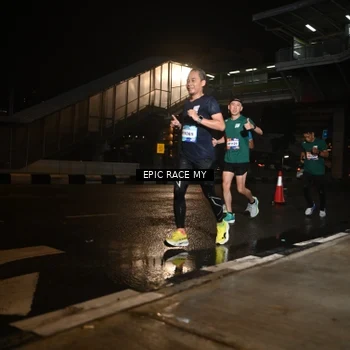 Runner Photo 7716746