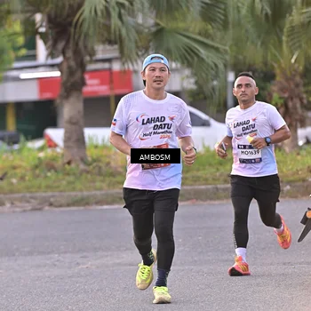 Runner Photo 7716754
