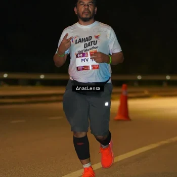 Runner Photo 7716763