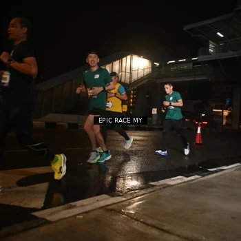 Runner Photo 7716772