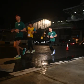 Runner Photo 7716784