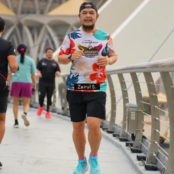 Runner Photo 7716788