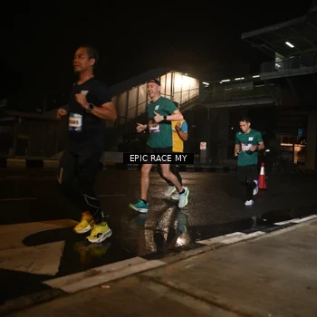Runner Photo 7716791
