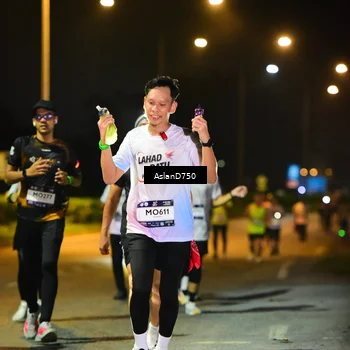 Runner Photo 7716802