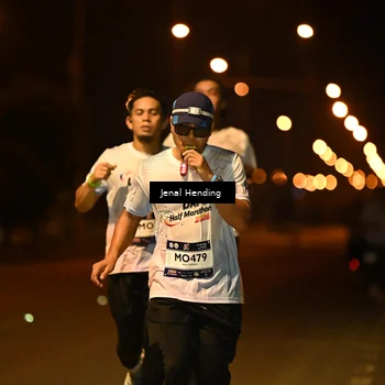Runner Photo 7716804