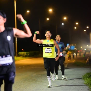 Runner Photo 7716812
