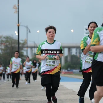 Runner Photo 7716835