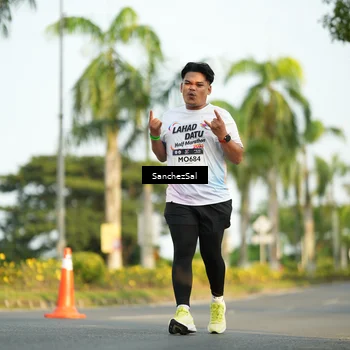 Runner Photo 7716842